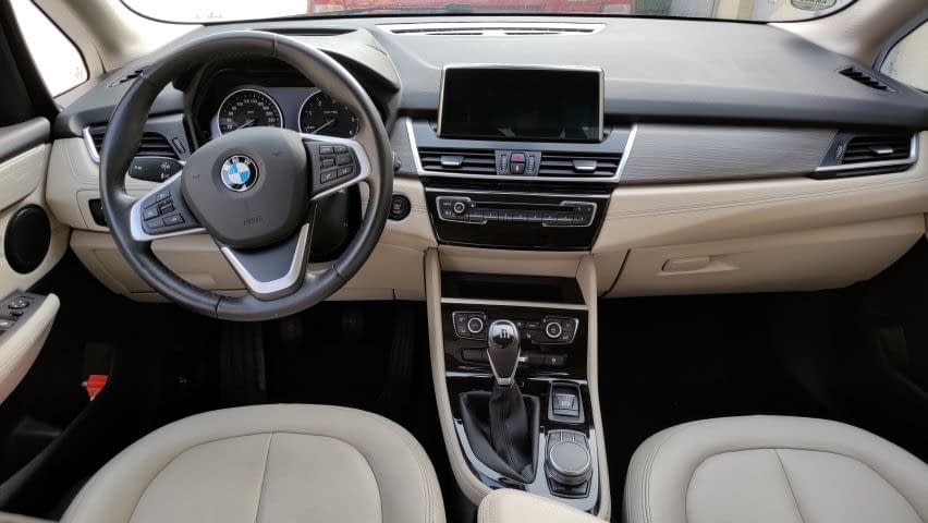 BMW Rad 2 Active Tourer 2 216d Luxury Line Mesačná splátka 218€ Akontácia 10%