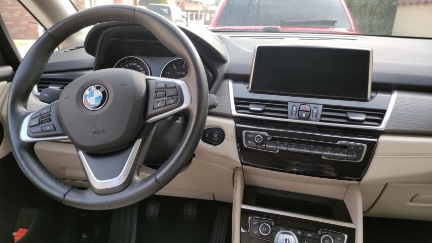 BMW Rad 2 Active Tourer 2 216d Luxury Line Mesačná splátka 218€ Akontácia 10%