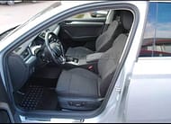 Škoda Superb Combi 2.0 TDI Business DSG . Mesačná splátka 298 € . Akontácia 10 % .