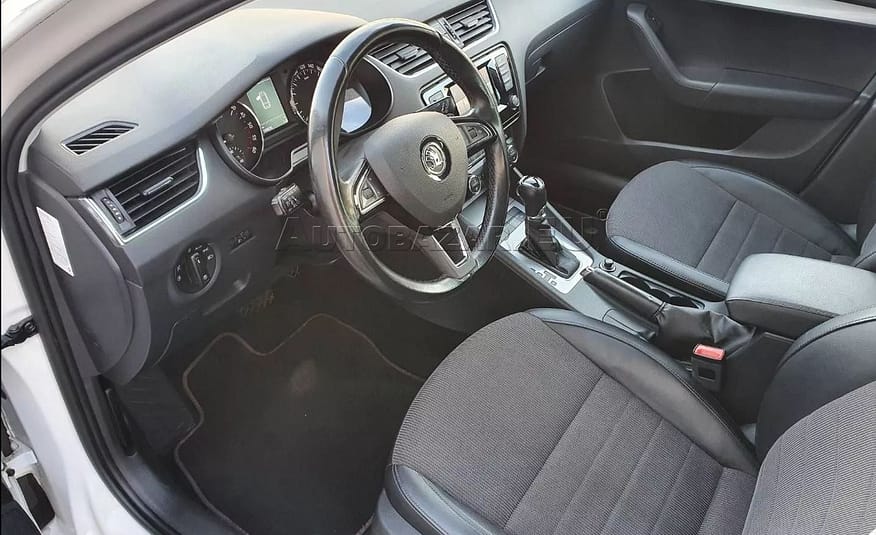 Škoda Octavia Combi 2.0 TDI Elegance/Style DSG .Mesačná splátka 206 € . Akontácia 0 € .
