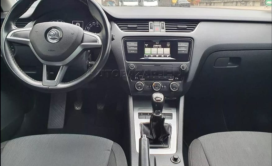 Škoda Octavia Combi 2.0 TDI Edition . Mesačná splátka 219 € . Akontácia 0 € .