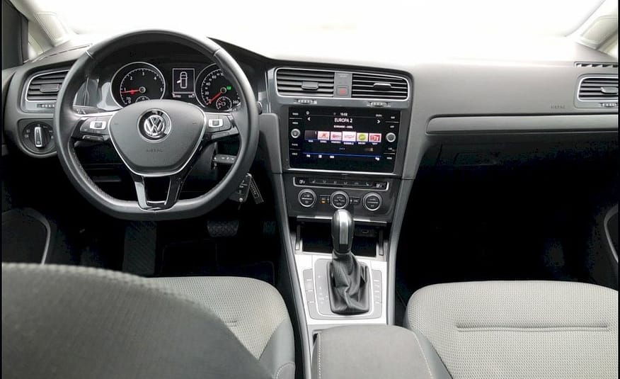Volkswagen Golf Variant VW Golf Var. 2,0 TDI DSG . Mesačná splátka 299 € . Akontácia 10 % .