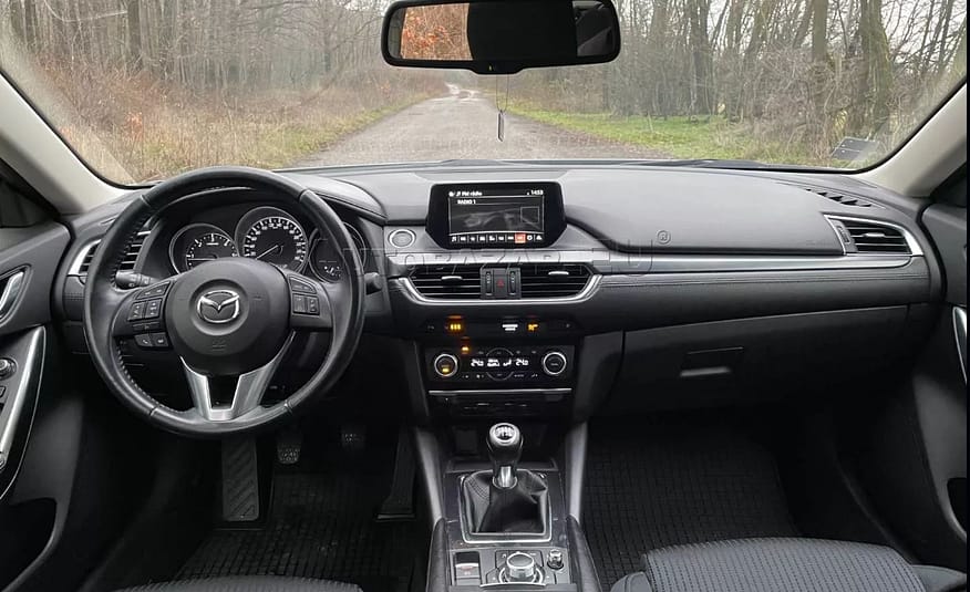 Mazda 6 Combi (Wagon) 6 2.2 Skyactiv-D Attraction AWD . Mesačná splátka 180 € . Akontácia 0 € .